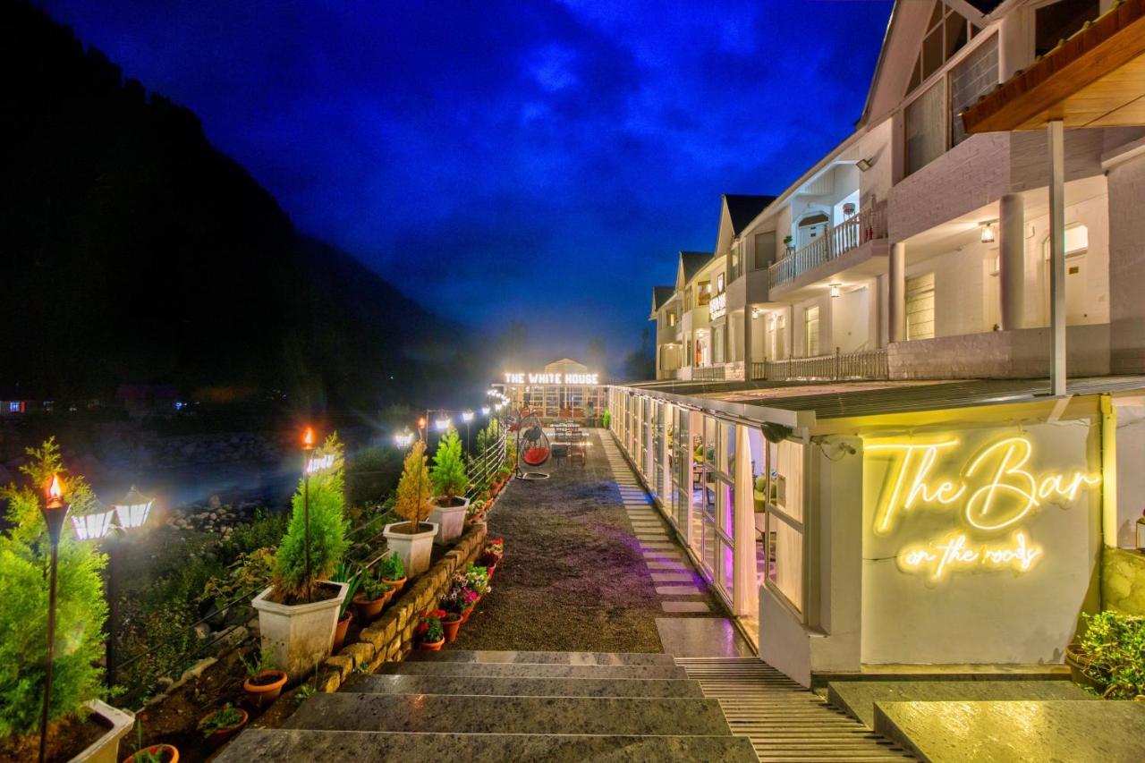Paradise-The Whitehouse Cafe Manāli Exterior foto